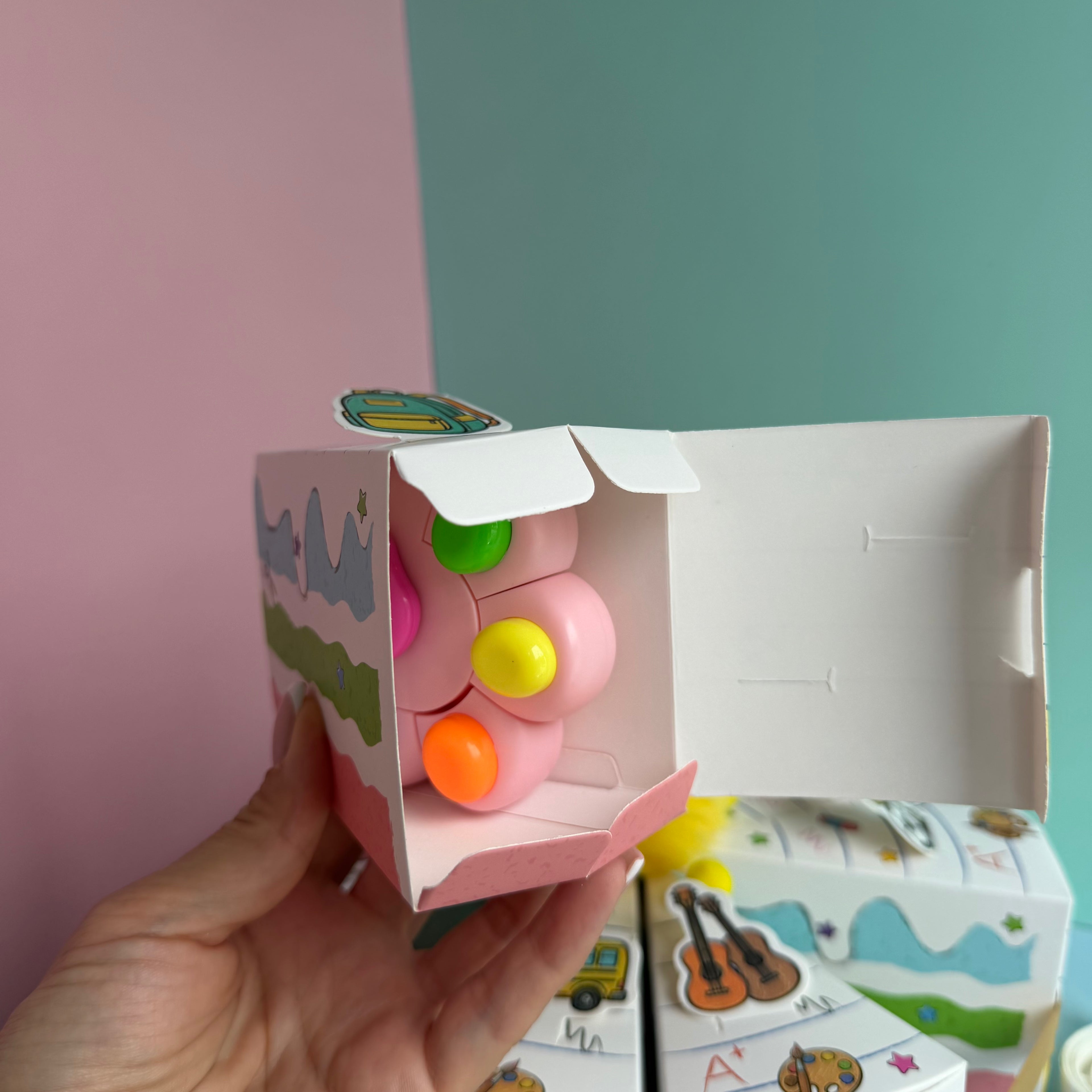 KIDS MYSTERY SURPRISE CAKE / BIRTHDAY & SCHOOL PARTY GIFT / THE SECRET SLICE