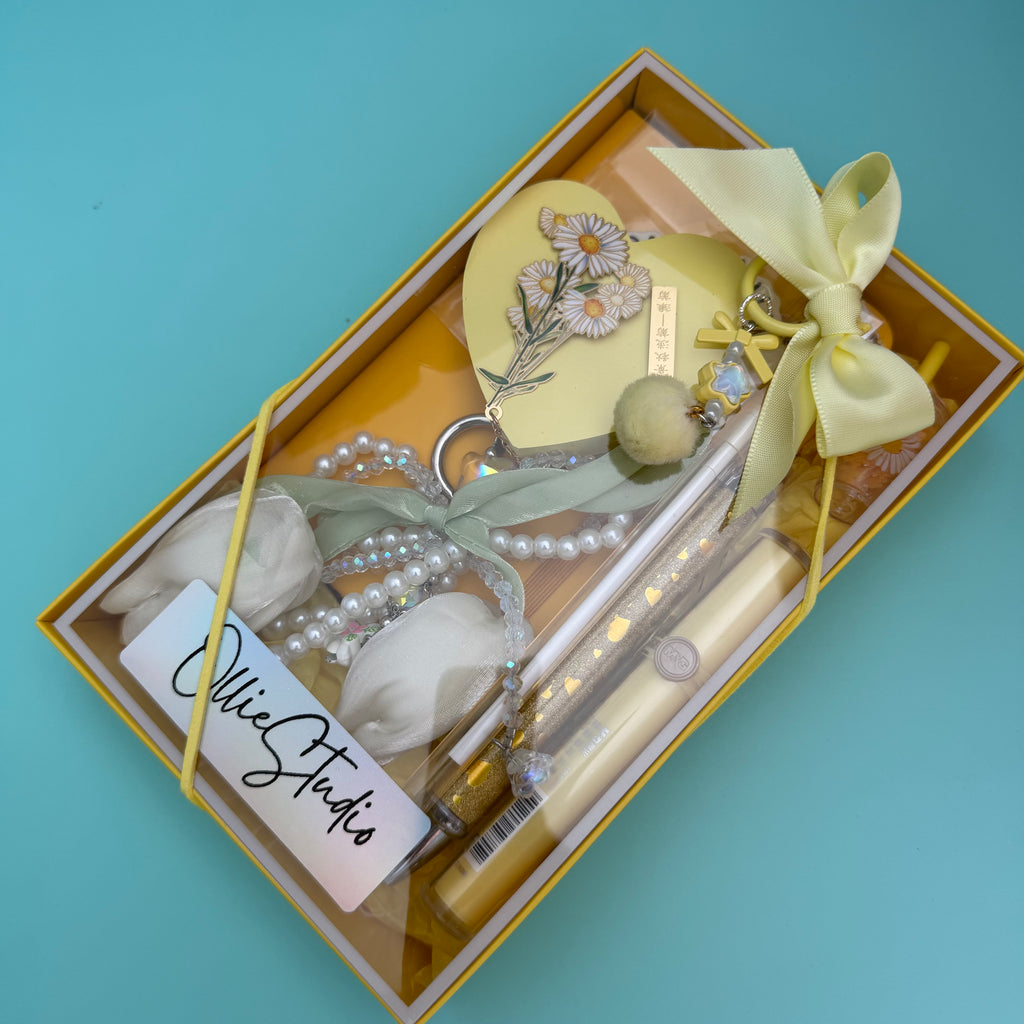 A LITTLE THANK YOU GIFT BUNDLE | STATIONERY & CHARM BOX
