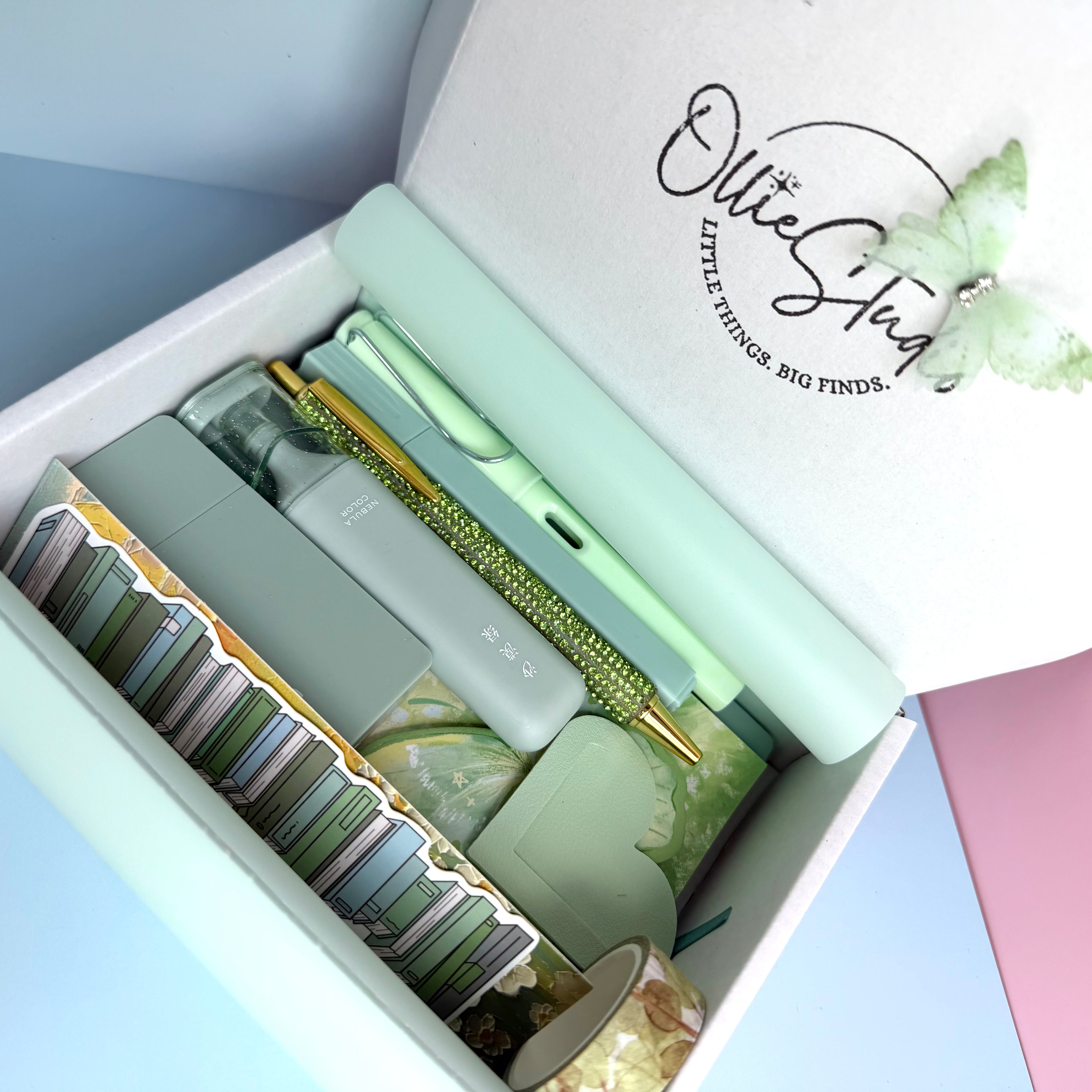 ESSENTIAL STATIONERY SET - GREEN MEADOW | STATIONERY GIFT SET FOR HER | NATURAL EVERYDAY DESK ESSENTIALS