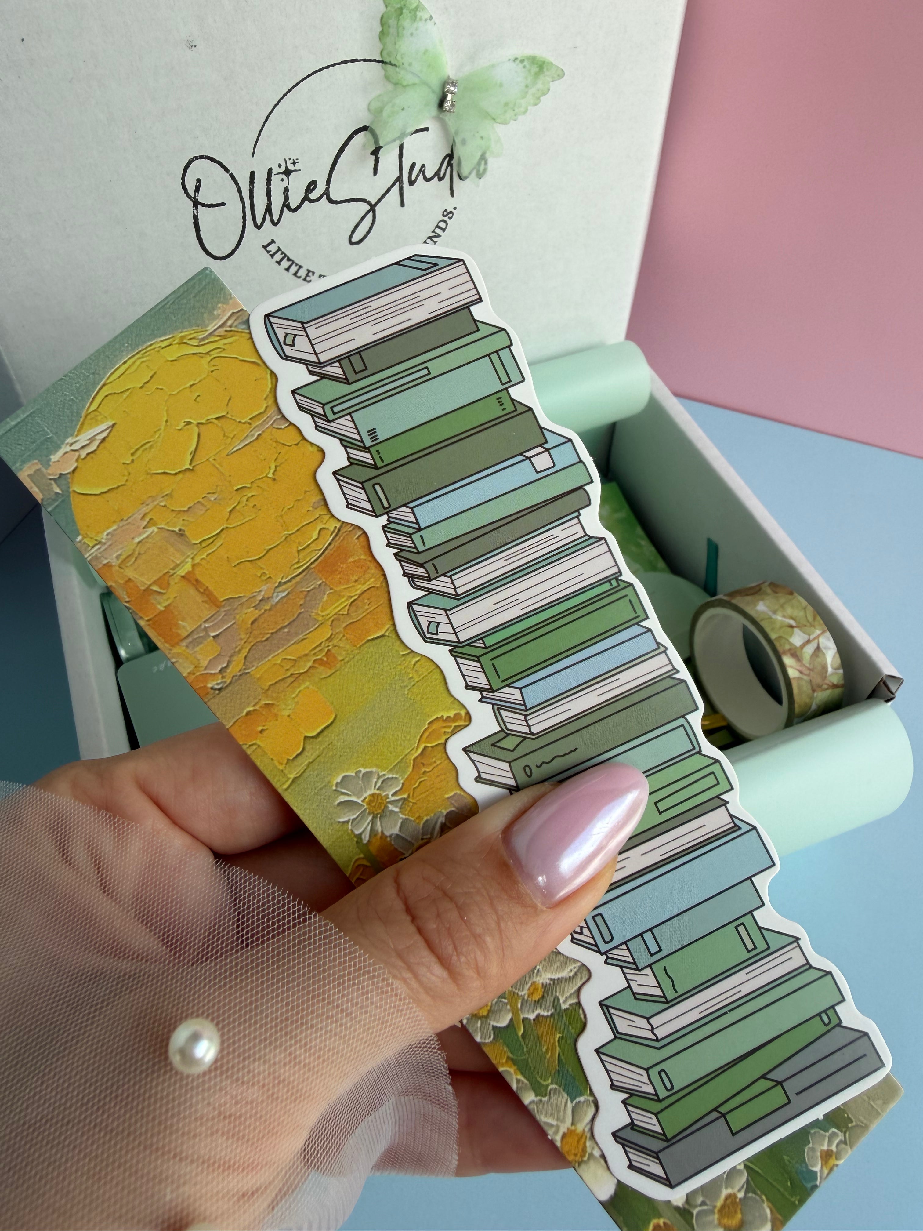 ESSENTIAL STATIONERY SET - GREEN MEADOW | STATIONERY GIFT SET FOR HER | NATURAL EVERYDAY DESK ESSENTIALS