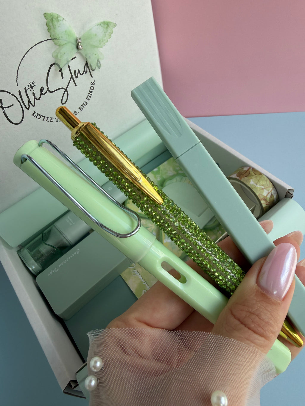 ESSENTIAL STATIONERY SET - GREEN MEADOW | STATIONERY GIFT SET FOR HER | NATURAL EVERYDAY DESK ESSENTIALS