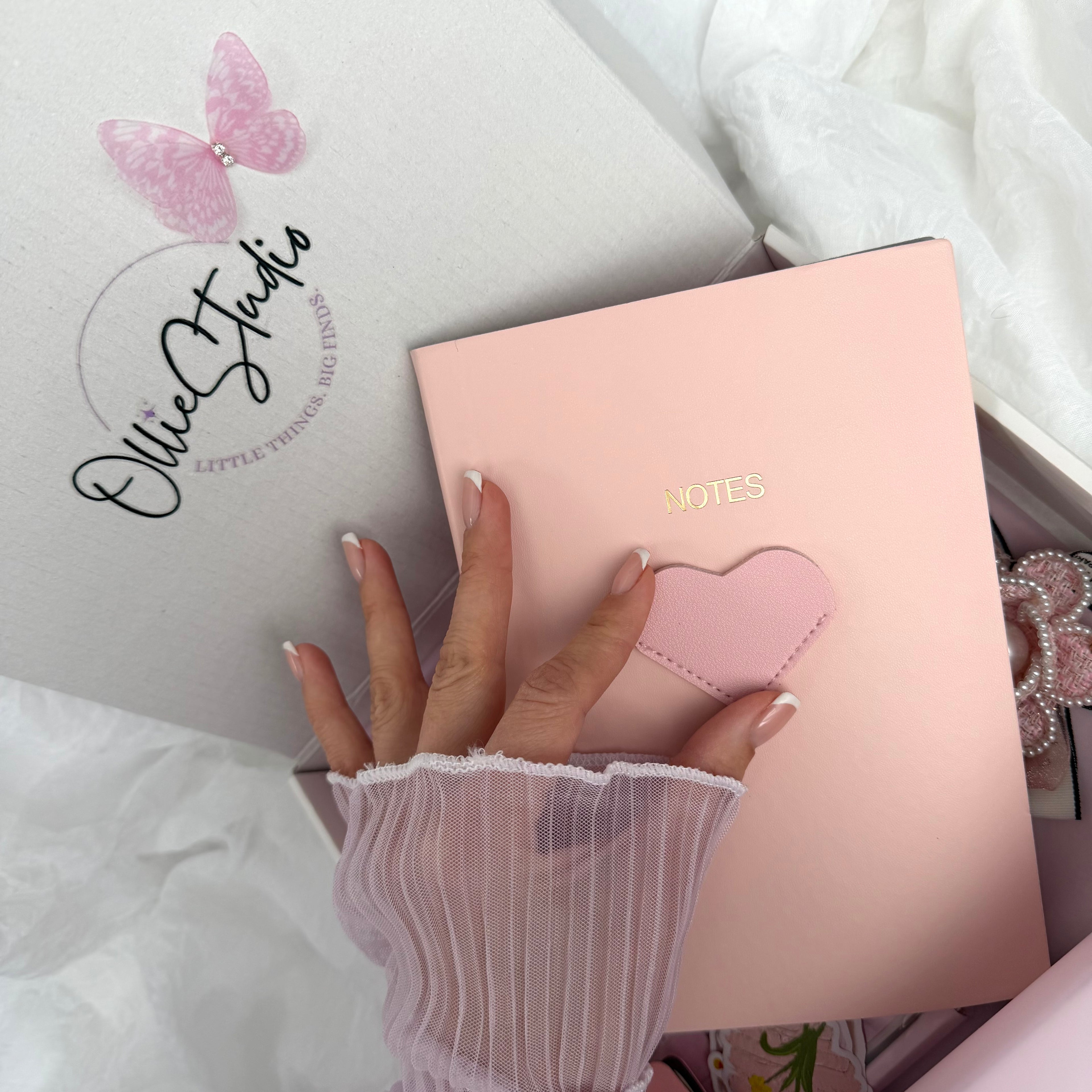 SIGNATURE STATIONERY SET - PINK BLOOM |STATIONERY GIFT SET FOR HER | AESTHETIC & BOOKISH DESK ESSENTIALS