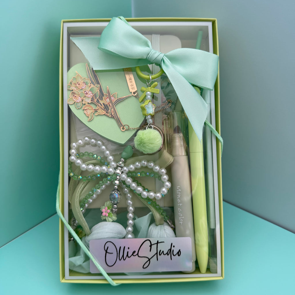 A LITTLE THANK YOU GIFT BUNDLE | MINT BLOOM STATIONERY & CHARM BOX