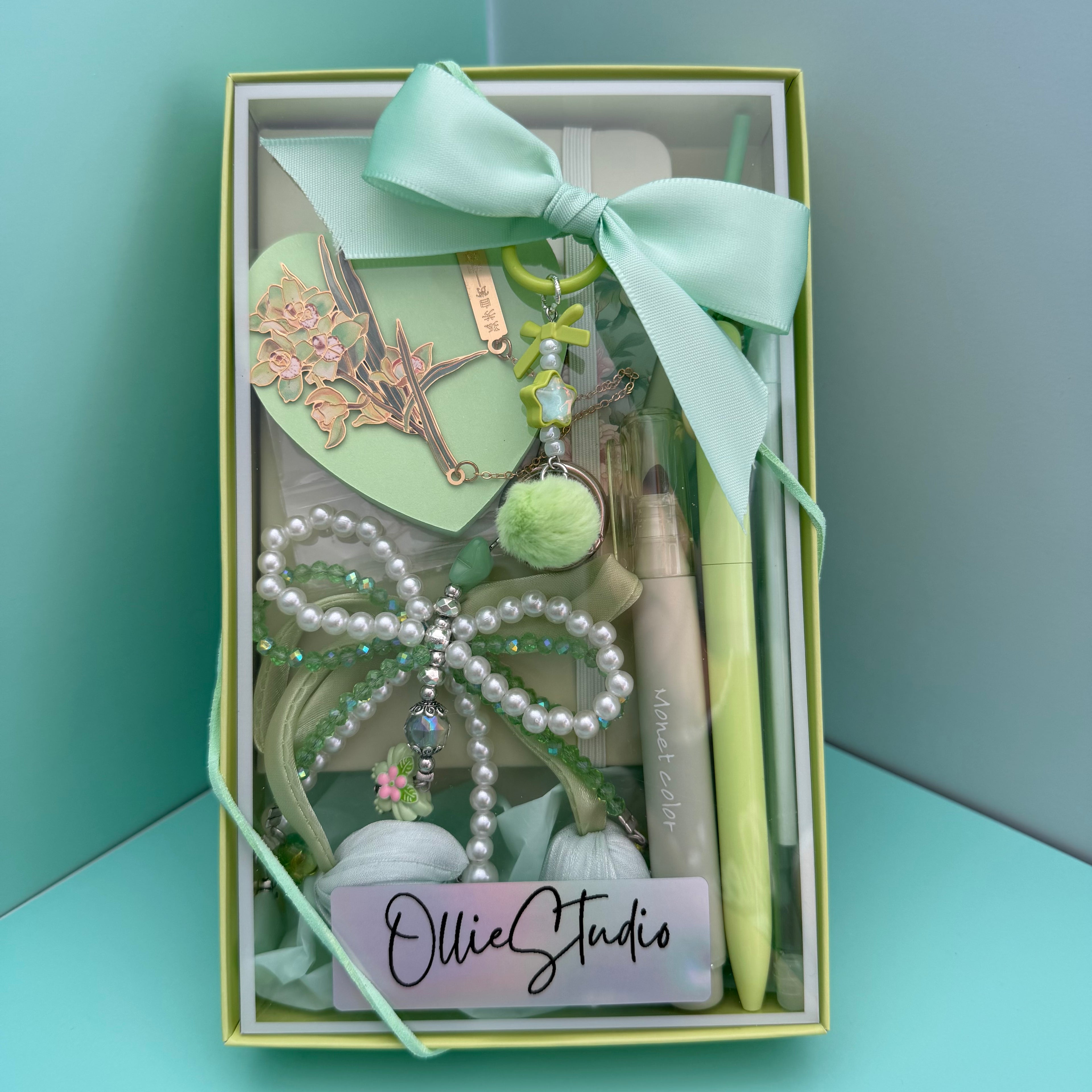 A LITTLE THANK YOU GIFT BUNDLE | MINT BLOOM STATIONERY & CHARM BOX