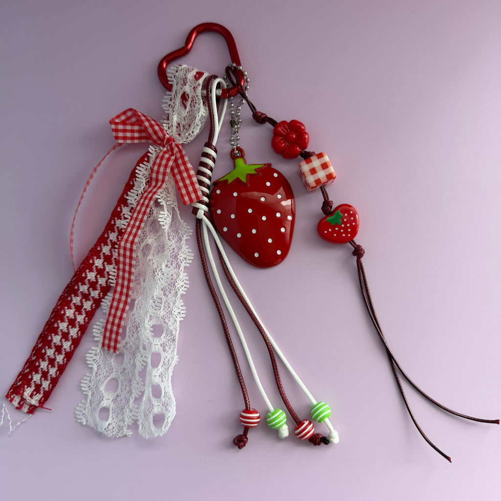 STRAWBERRY PICNIC KEYCHAIN | BAG CHARM