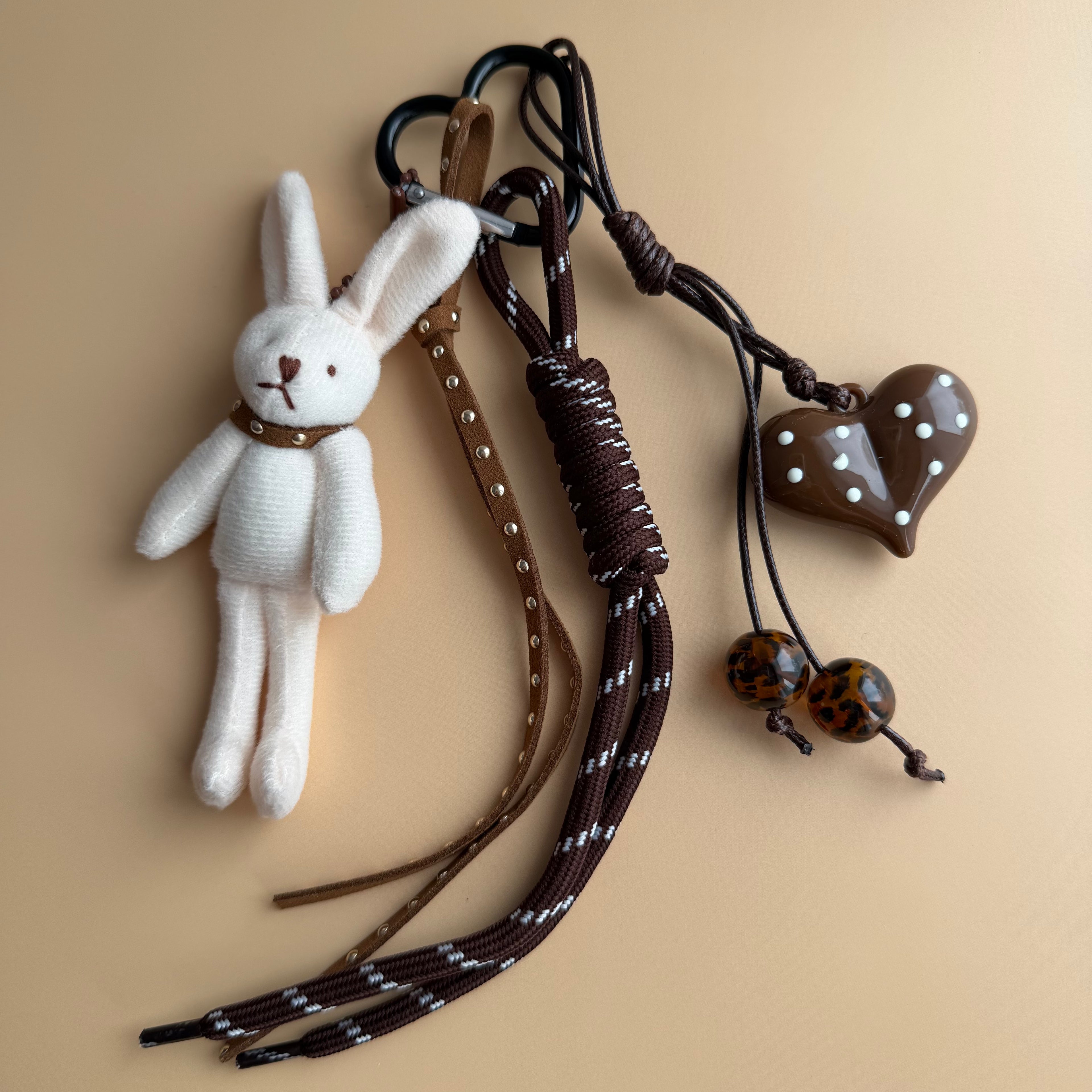CREAM BUNNY HEART KEYCHAIN | BAG CHARM